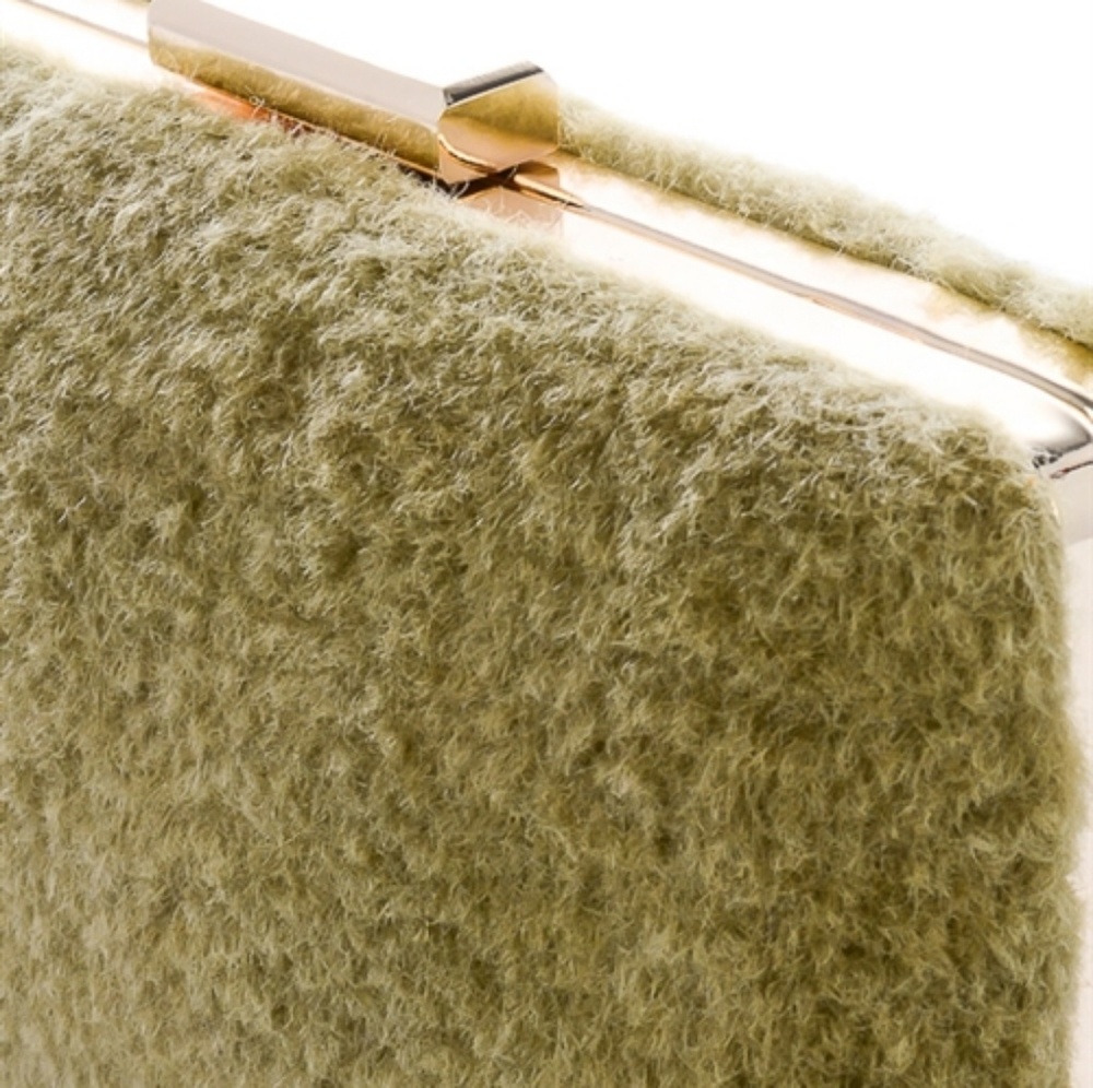 GWEN FUZZY RECTANGLE FAUX FUR CLUTCH DUSTY PINK - Picture 5 of 5